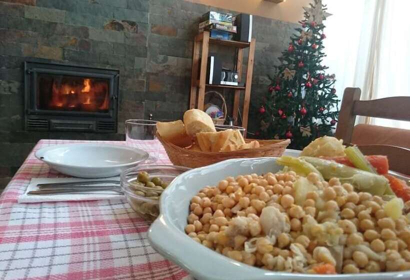 הוסטל Hoyo De Los Lobos