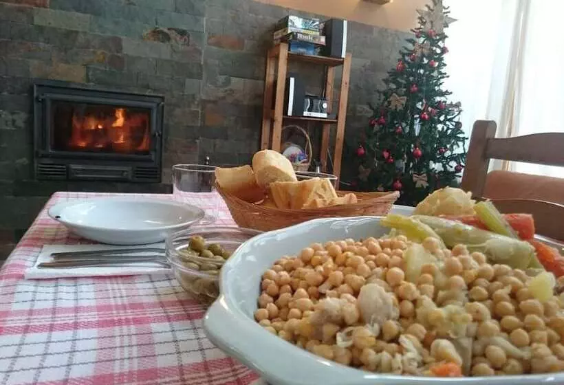 Retkeilymaja Hoyo De Los Lobos