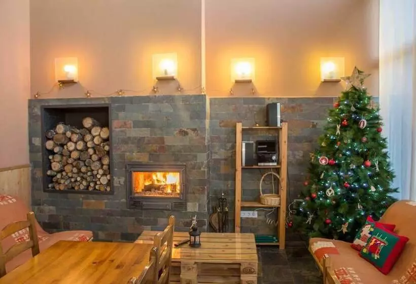 Retkeilymaja Hoyo De Los Lobos