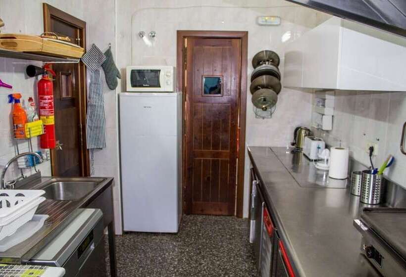 הוסטל Hoyo De Los Lobos