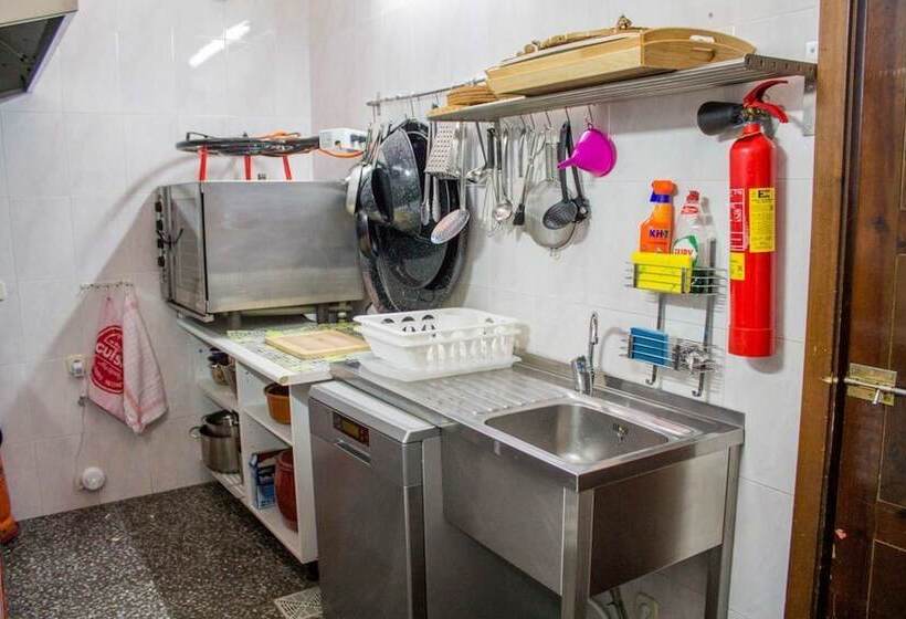 הוסטל Hoyo De Los Lobos