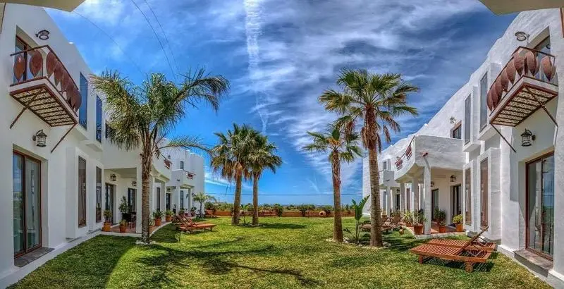 هتل Apartamentos Turisticos Bahia De Trafalgar