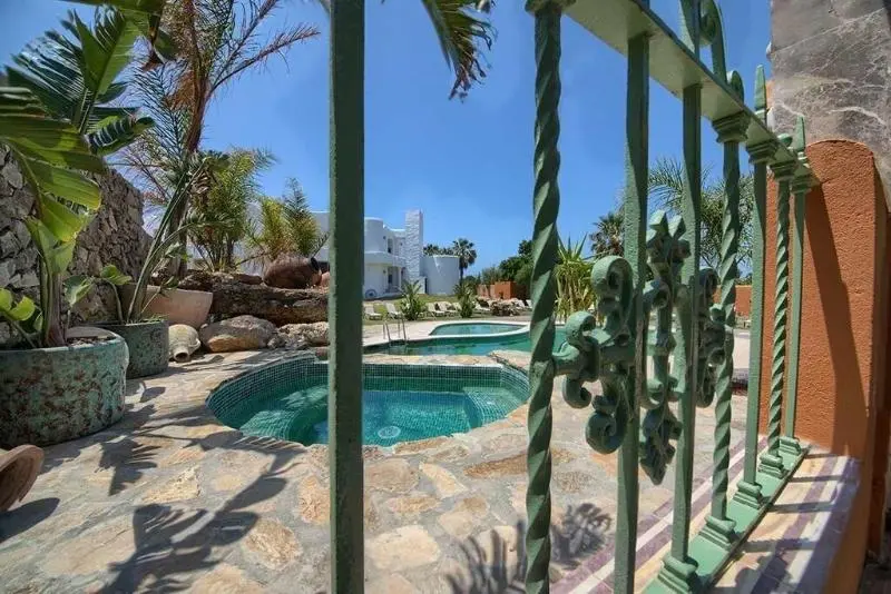 هتل Apartamentos Turisticos Bahia De Trafalgar
