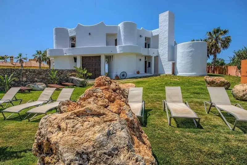 هتل Apartamentos Turisticos Bahia De Trafalgar