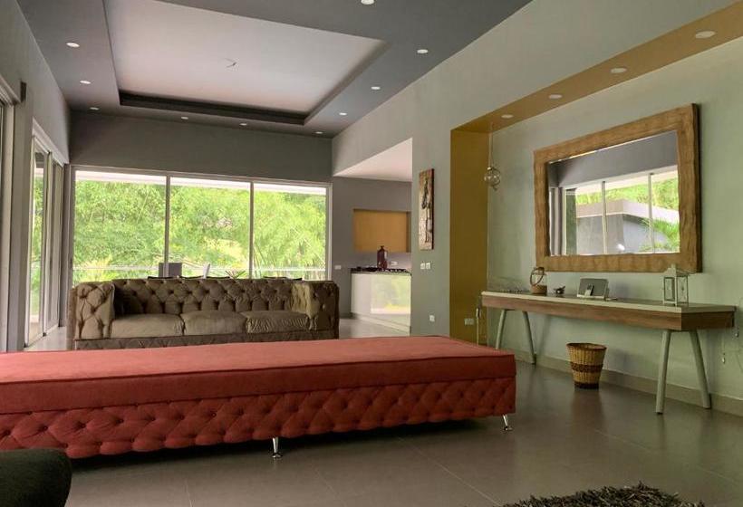 هتل Casa Luz Hospedaje, Pereira , Cerritos