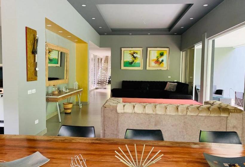 هتل Casa Luz Hospedaje, Pereira , Cerritos