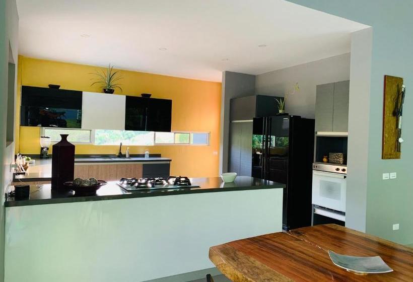 هتل Casa Luz Hospedaje, Pereira , Cerritos