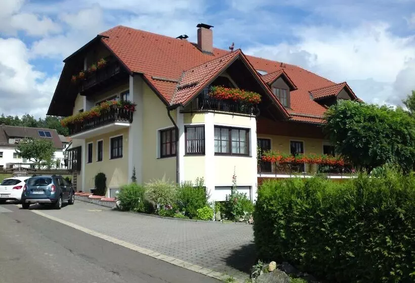 هتل Gästehaus Am Sonnenhang