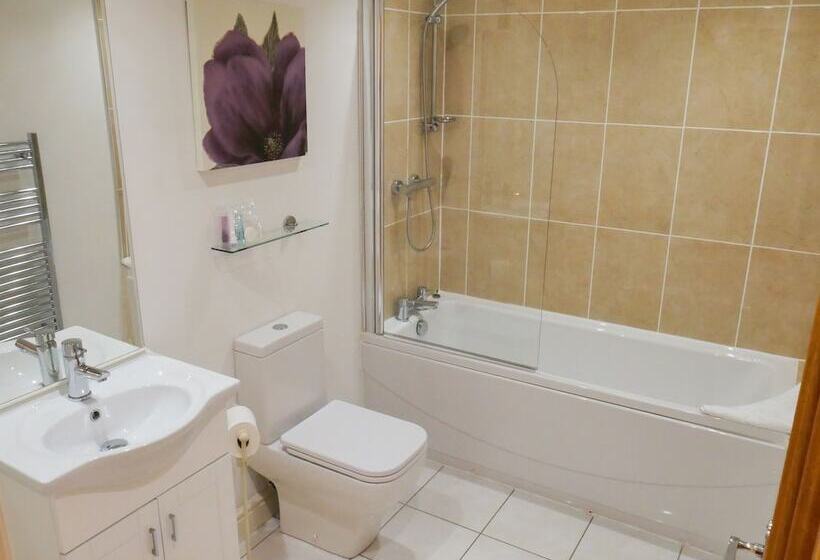 Hotel Tewitfield Marina