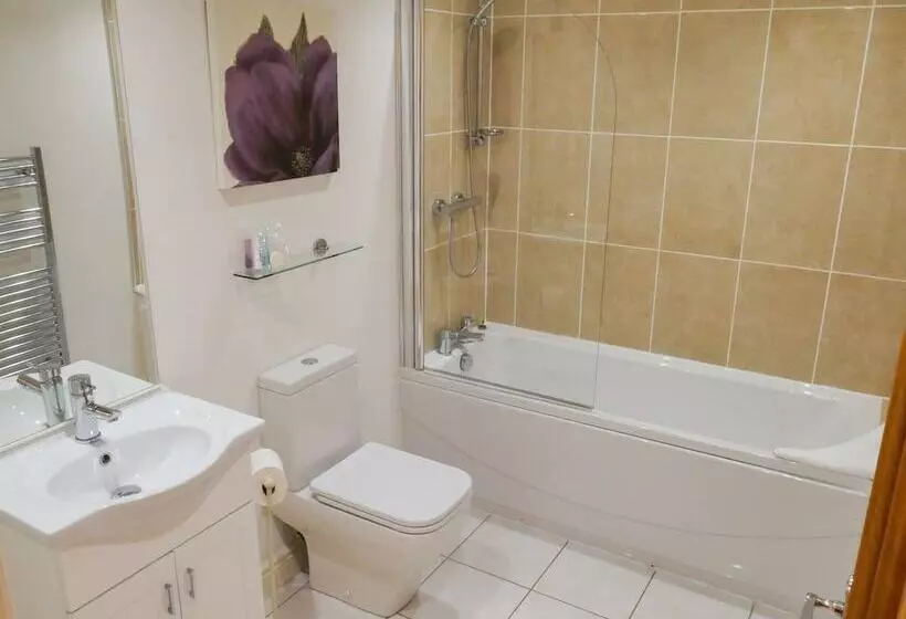 Hotelli Tewitfield Marina