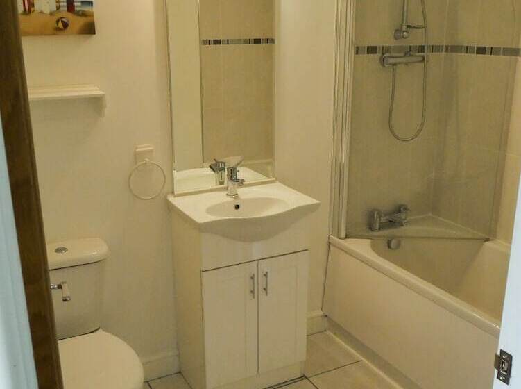 Hotel Tewitfield Marina