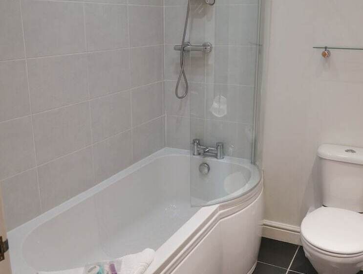 Hotel Tewitfield Marina