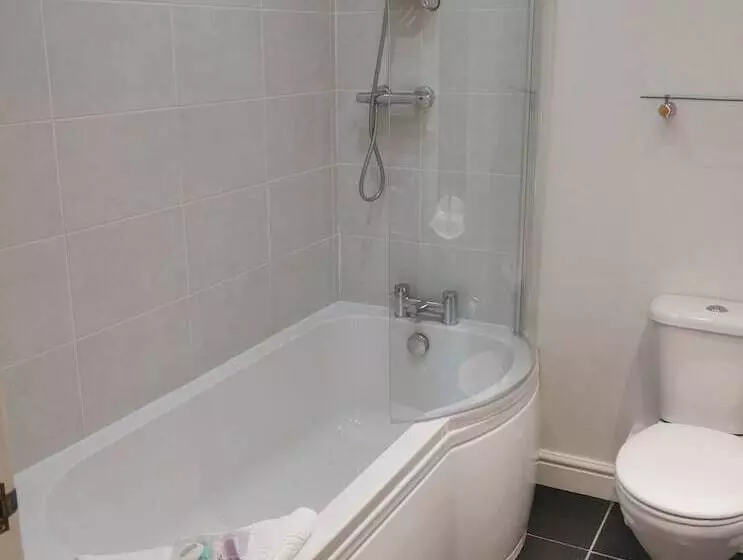 Hotelli Tewitfield Marina