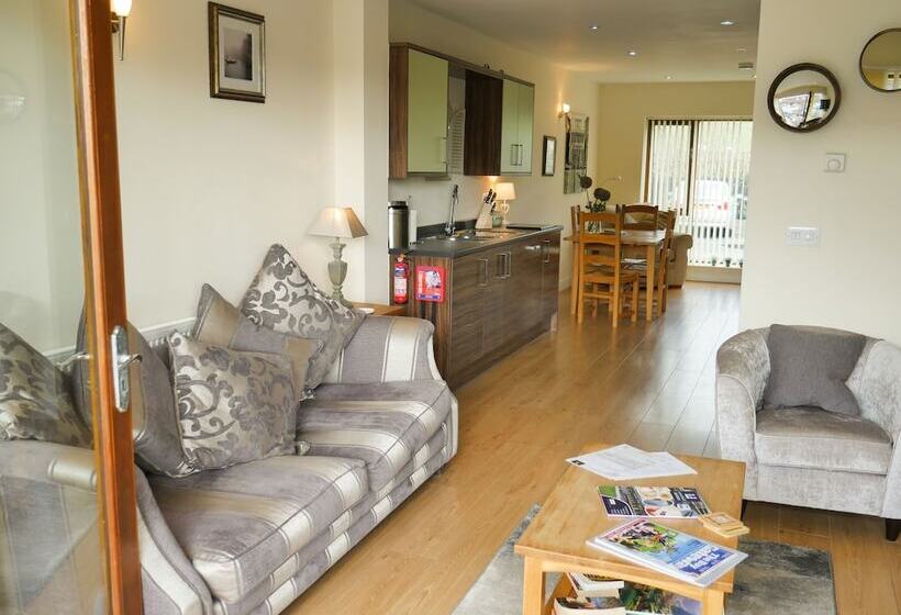 Hotel Tewitfield Marina