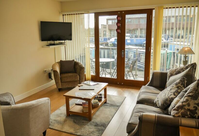 Hotel Tewitfield Marina