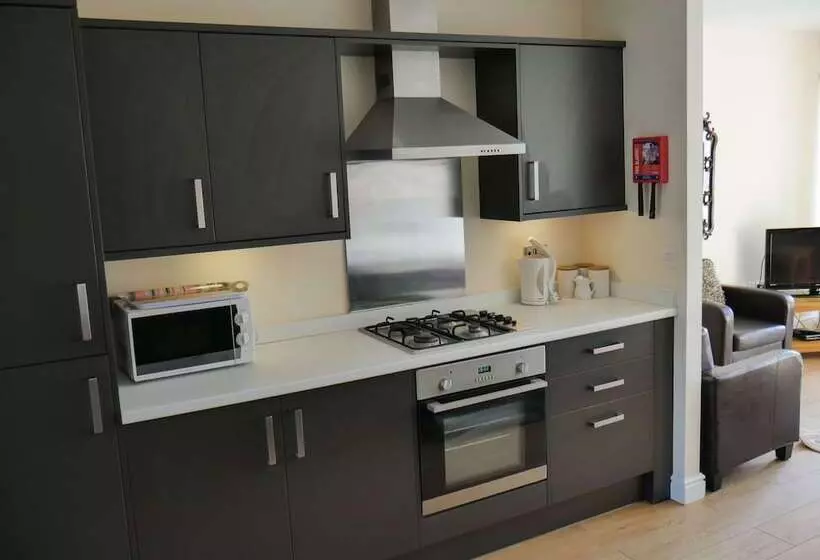 Hotelli Tewitfield Marina