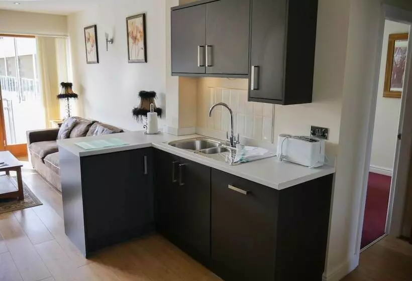 Hotelli Tewitfield Marina