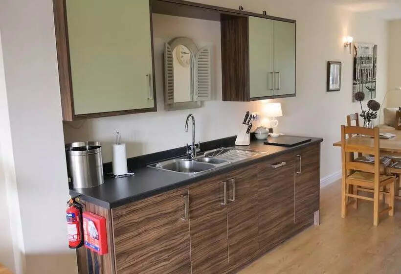 Hotelli Tewitfield Marina