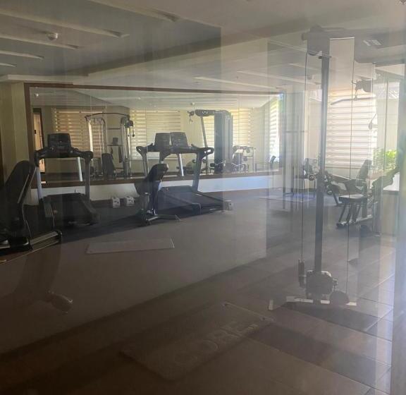 Rosarich Homestay Bristle Ridge Residences