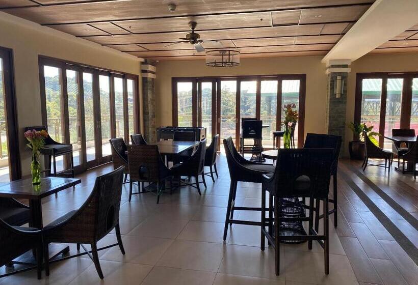 Rosarich Homestay Bristle Ridge Residences