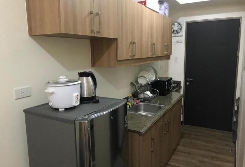 Rosarich Homestay Bristle Ridge Residences