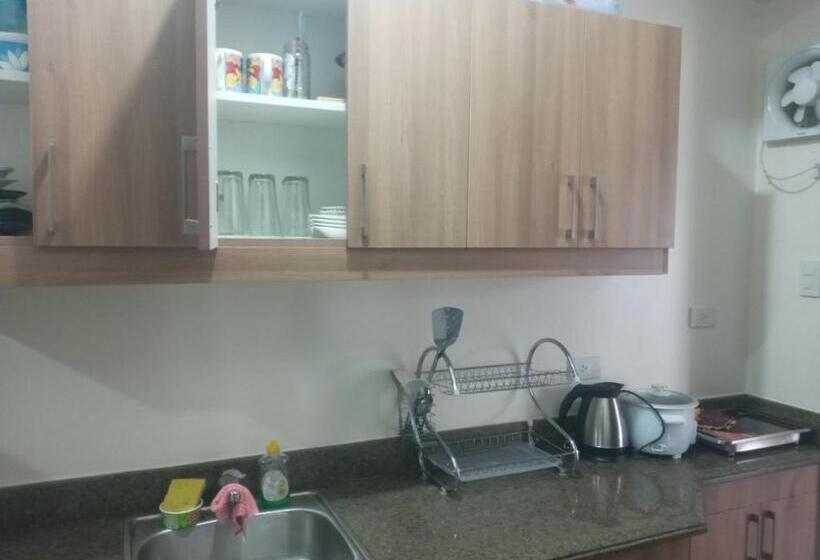 Rosarich Homestay Bristle Ridge Residences