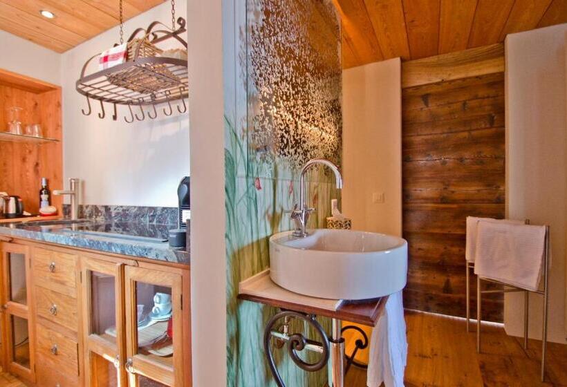 Bed and Breakfast Case Di Sotto, House & Breakfast