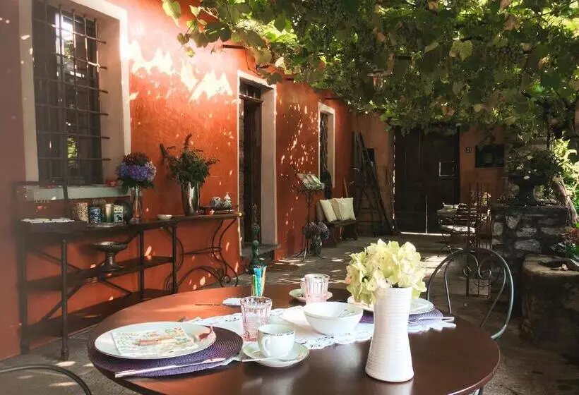 تختخواب و صبحانه Case Di Sotto, House & Breakfast