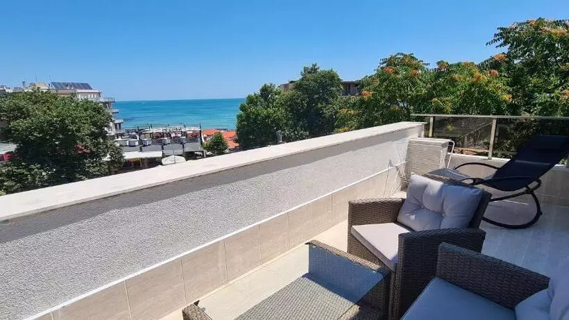 پانسیون Guesthouse Odesos