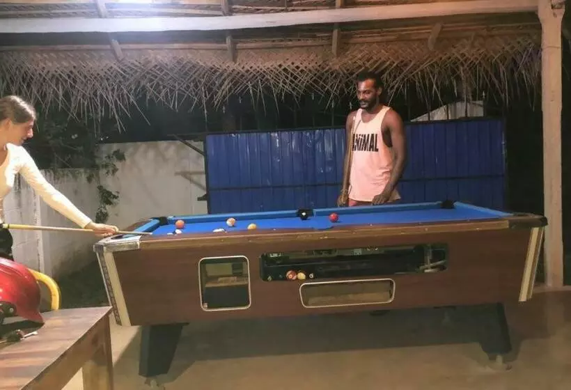 پانسیون Trinco Relax Hut