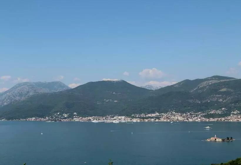 پانسیون Apartments Lustica