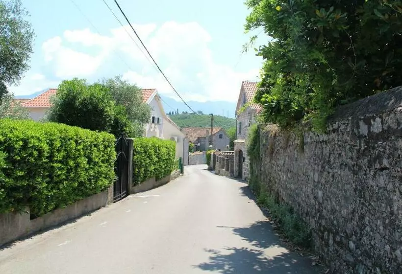 پانسیون Apartments Lustica