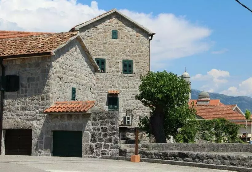 پانسیون Apartments Lustica