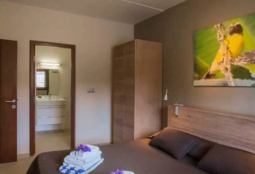 استراحتگاه Spanish Water Apartments