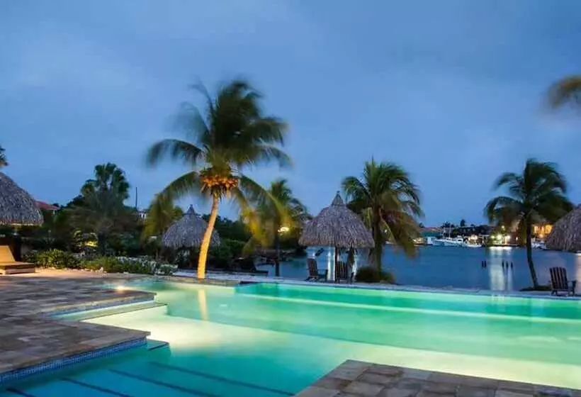 استراحتگاه Spanish Water Apartments