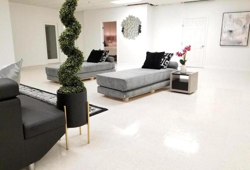 فندق 9br Sleeps 19. Amazing Deal!!