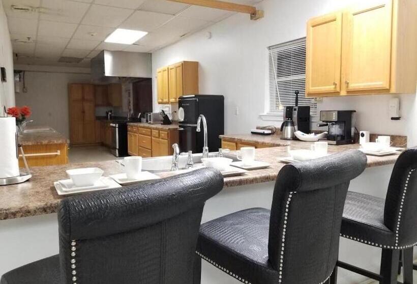 فندق 9br Sleeps 19. Amazing Deal!!