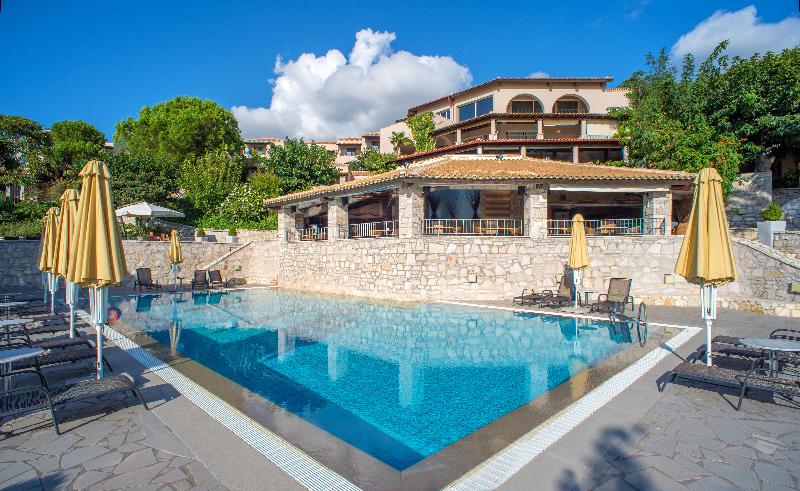 모텔 Mövenpick Resort Agios Nikolaos Sivota