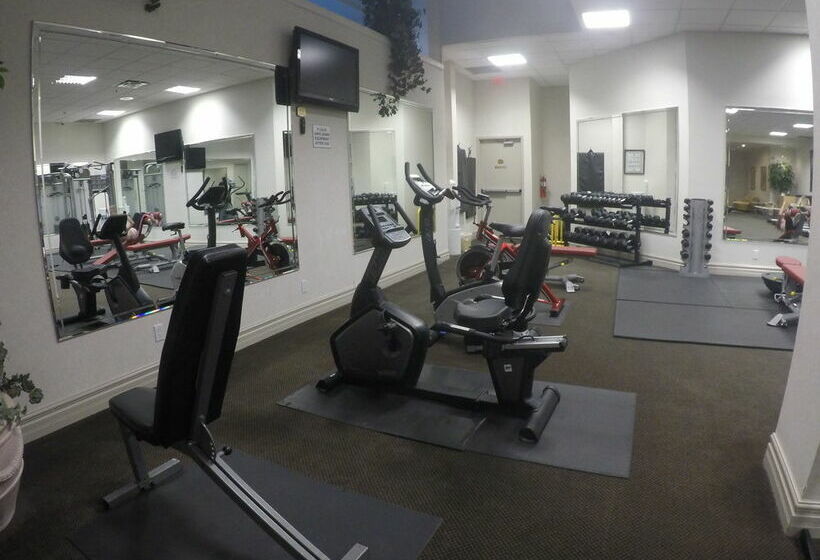 Grand Hotel & Suites