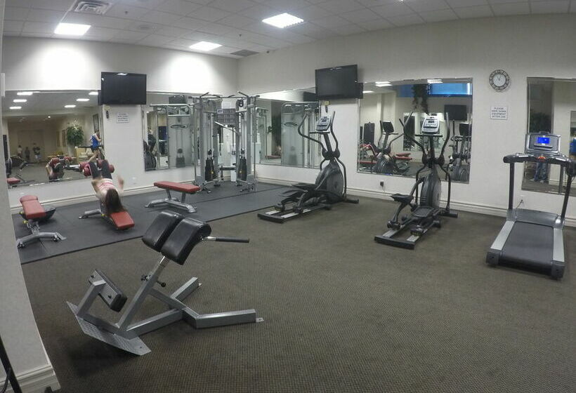 Grand Hotel & Suites