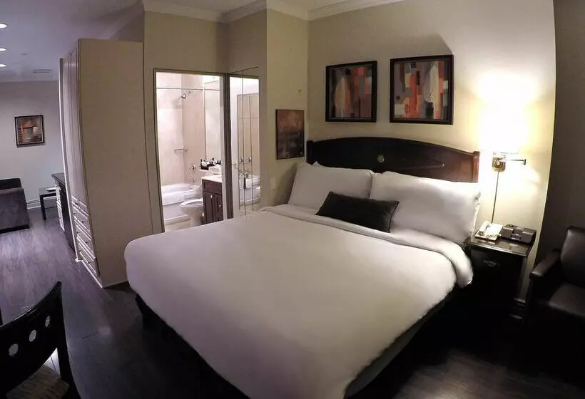 Grand Hotel & Suites