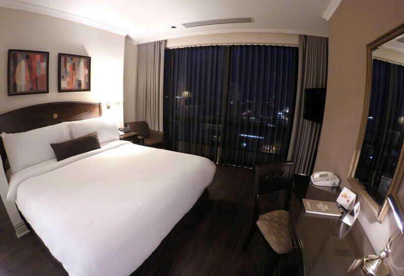 Grand Hotel & Suites