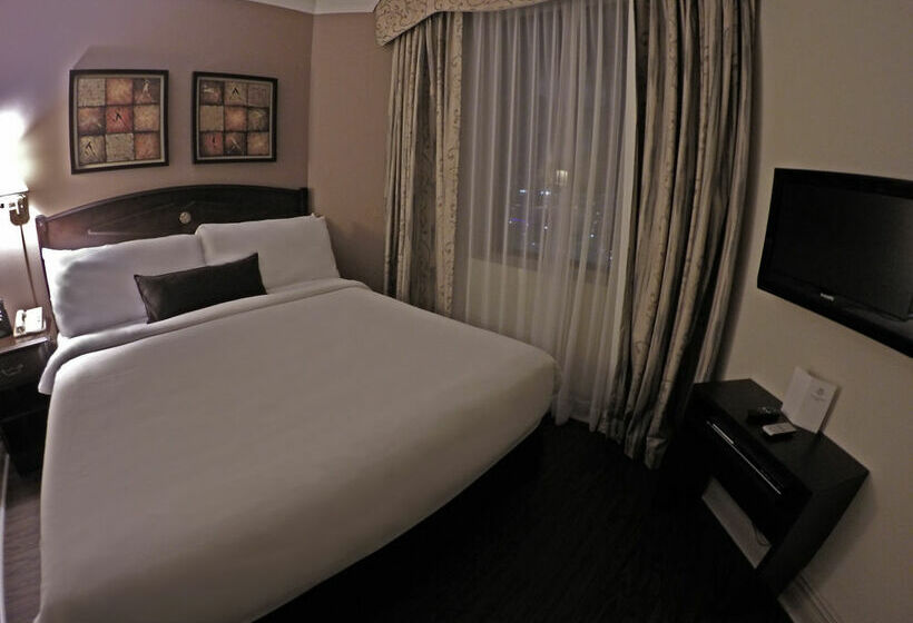 Grand Hotel & Suites