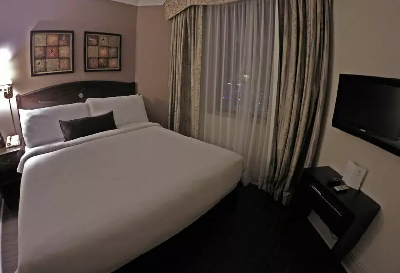 Grand Hotel & Suites