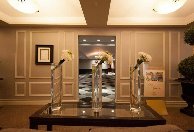 Grand Hotel & Suites