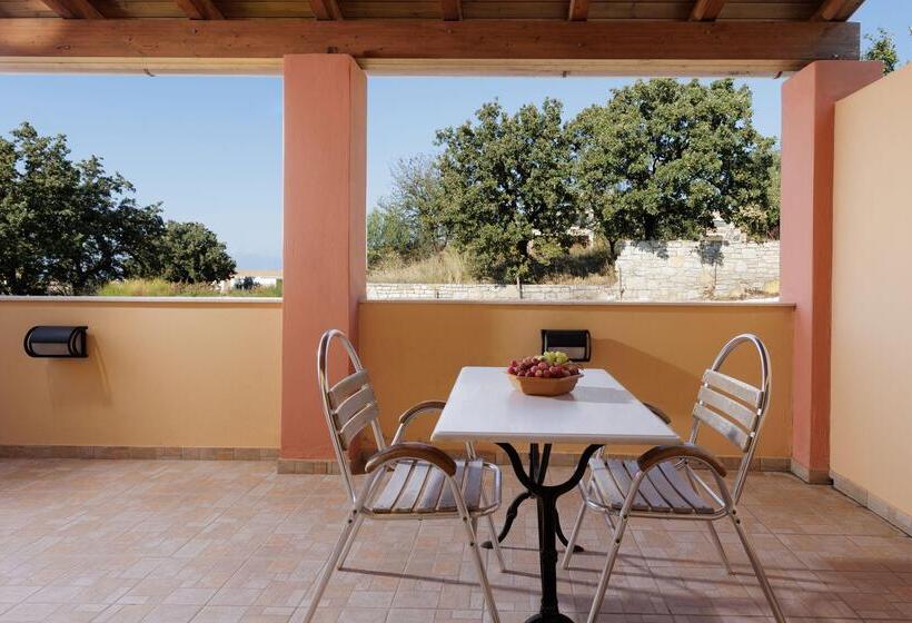 فندق Century Resort