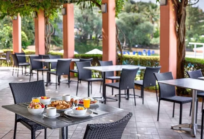 Отель Century Resort