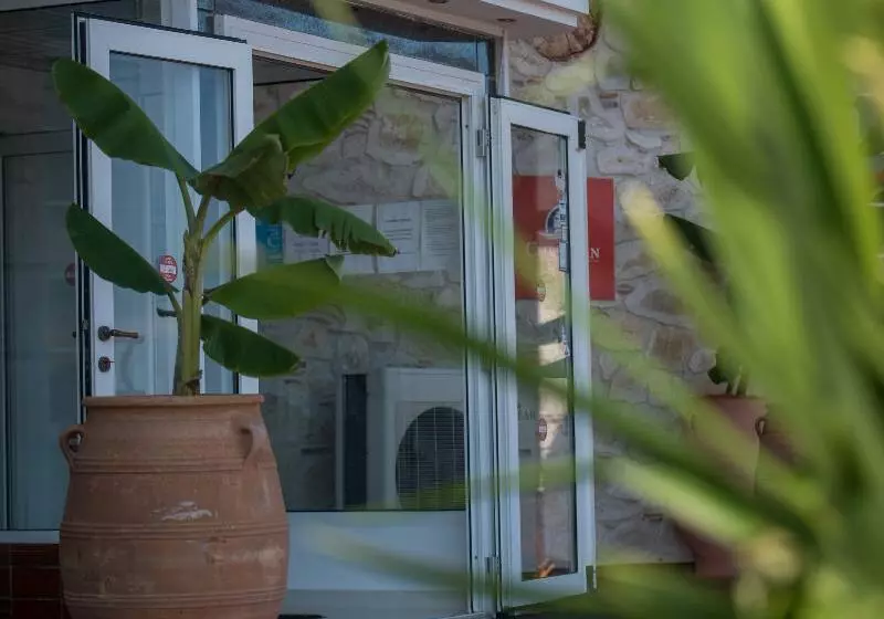 هتل Halkidiki Palace