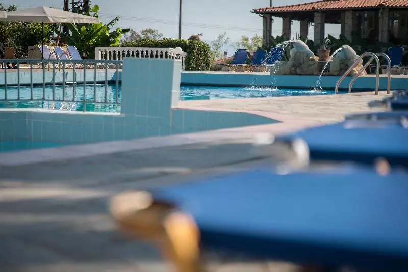 هتل Halkidiki Palace