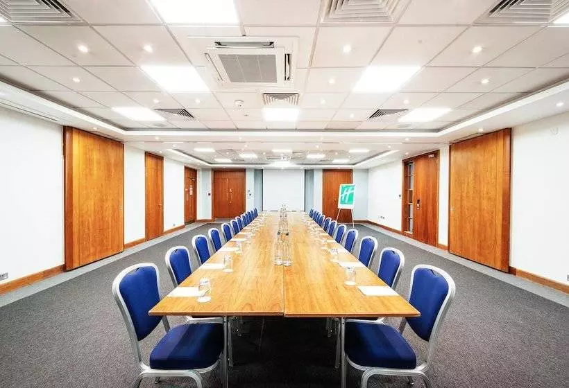 Отель Holiday Inn Rochester Chatham, An Ihg